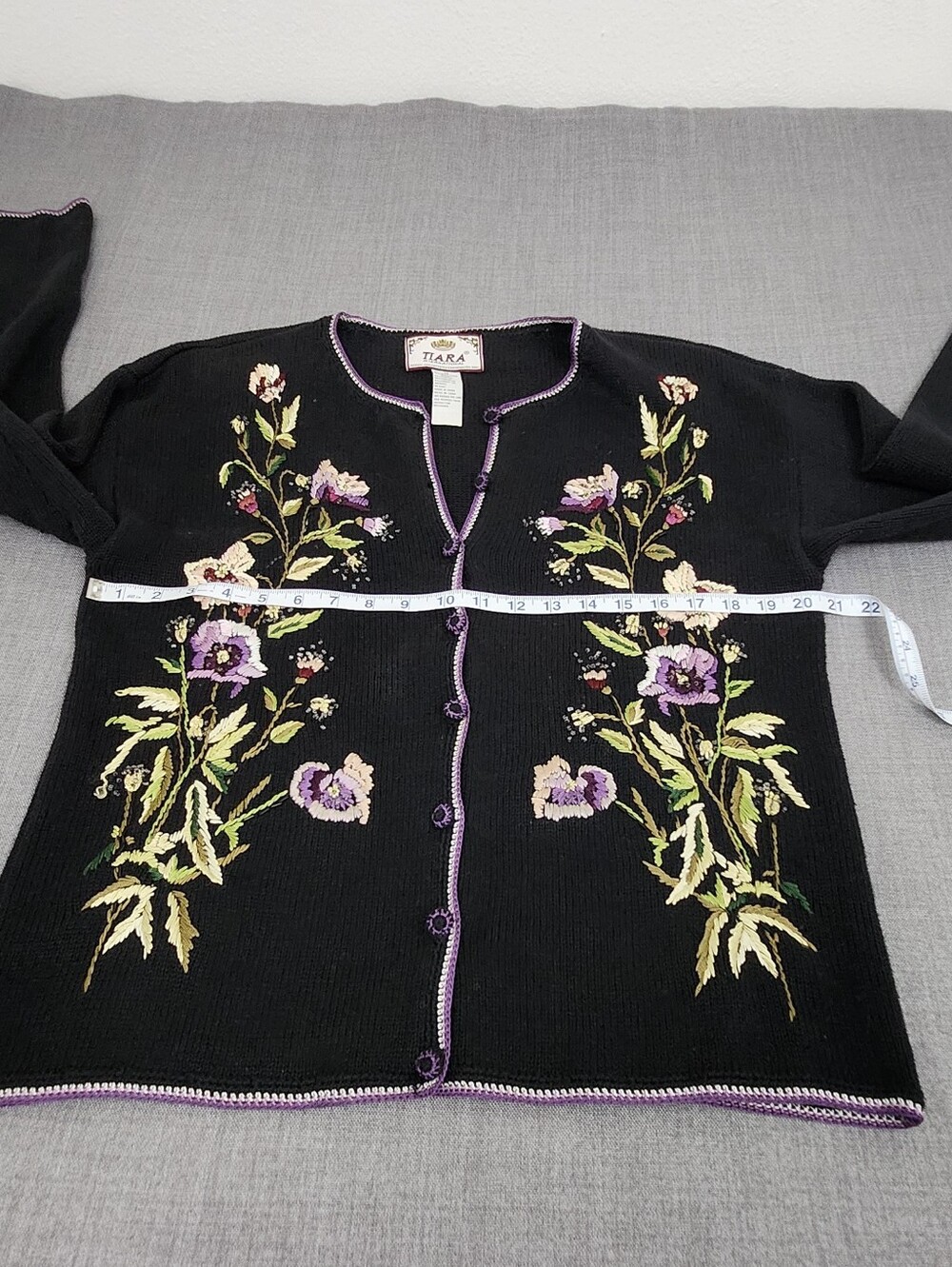 Tiara International Black Cardigan Floral Embroidered Design. Medium - Picture 7 of 8